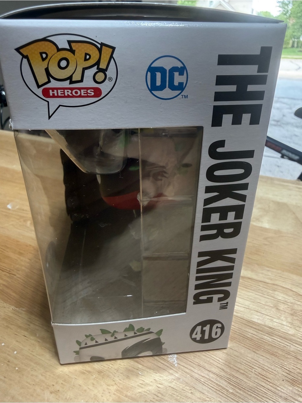 Funko The Joker King Pop! Heroes Vinyl Figure - Black, White, Red, Yellow - Picture 4 of 5